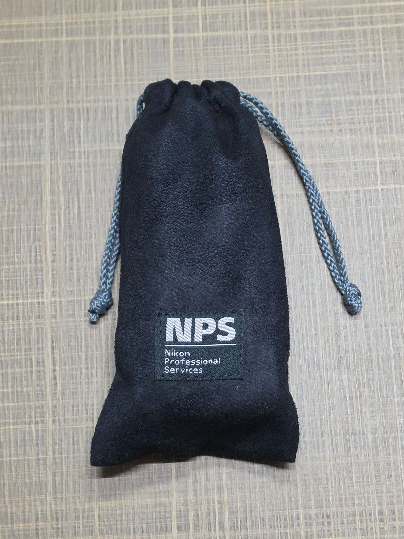NPS camera strap (Category: Camera Bags & Carriers) located in Singapore. Submitted by dav33_thepriceisright (Listing ID 1453427813, Image 2). Description: Brand new NPS camera strap for collection. Please PM me if you are interested and self-collection at my convenience..