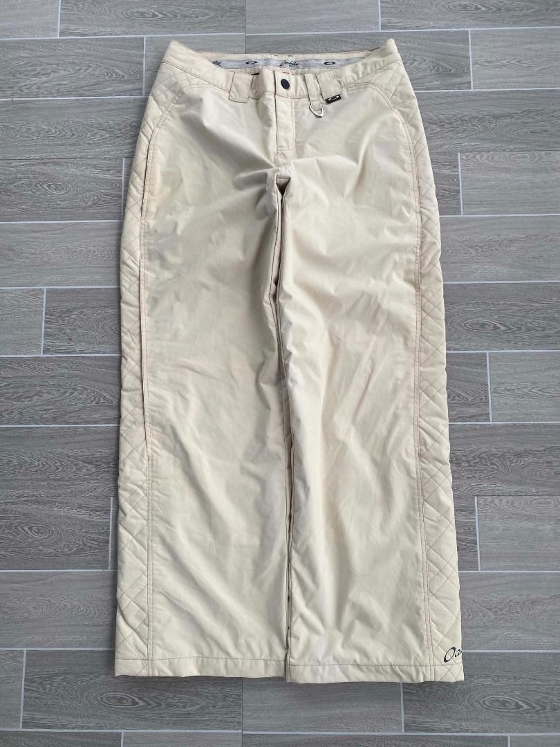 Oakley Software Pants (Category: Activewear) located in Orani. Submitted by yo.jo (Listing ID 1453324087, Image 2). Description: Oakley Software Pants "Need Wash" Waist- (L-XL) 36 Length- 41.5 inch inseam- 32.5 inch Hem- 11 inch.