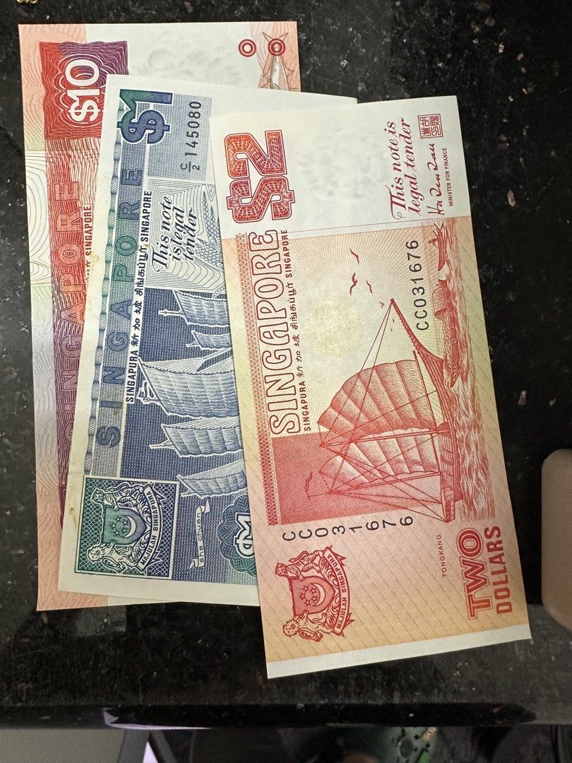 Old notes (Category: Currency) located in Singapore. Submitted by glitterystar69 (Listing ID 1453341006, Image 1). Description: $22 for the 3 pcs as per pic .