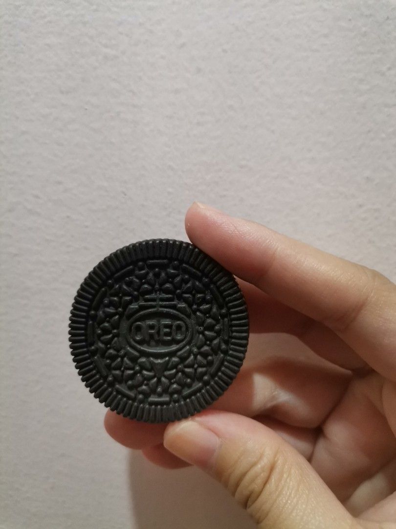 Oreo Cookie Hair Clip (Category: Hair Accessories) located in Makati City. Submitted by kookybearsstuff (Listing ID 1453304875, Image 1). Description: - Adorable hair clip shaped like an Oreo cookie. - Adds a fun and unique touch to any hairstyle. - Features a securely attached clip on the back. - Ideal for Oreo enthusiasts and lovers of quirky accessories. - Makes a fantastic and thoughtful gift..