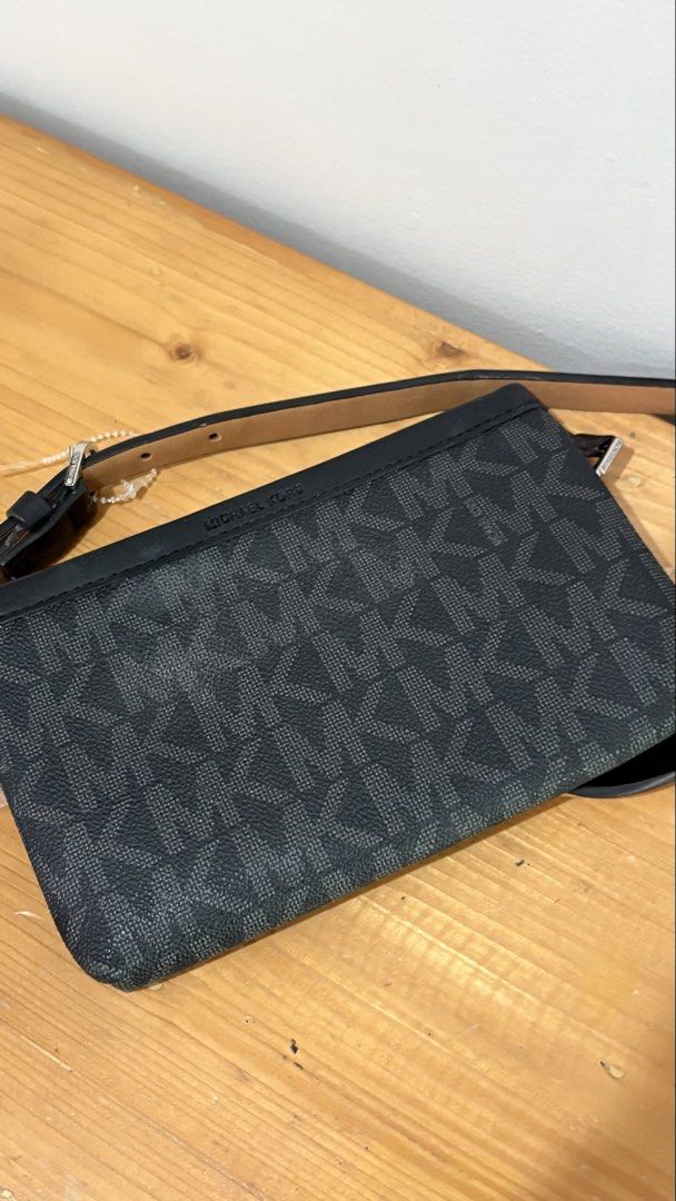 Original MK Shoulder bag/Belt Bag (Category: Shoulder Bags) located in Las Pinas. Submitted by skyeee216 (Listing ID 1453309620, Image 1). Description: Bought in US for $68. Issues as Seen on pictures Silica Gel lang yung nasa loob to prevent moisture ( matatanggal po ) .