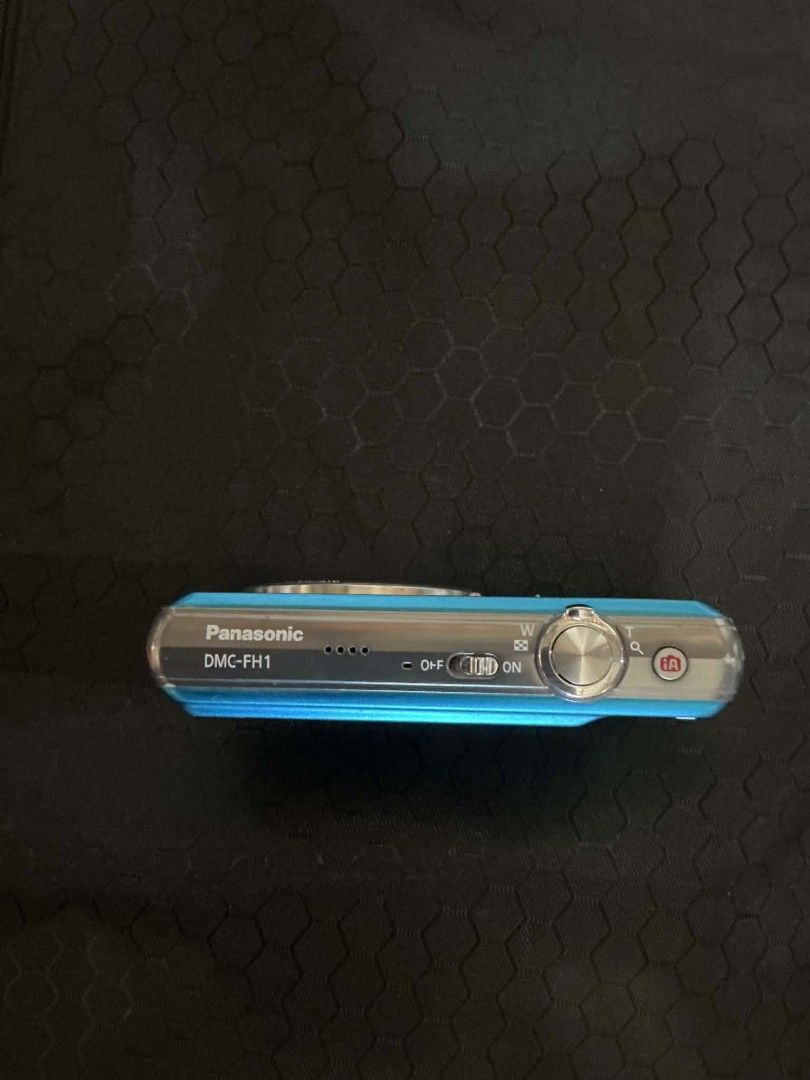 Panasonic Lumix DMC-FH1 Digital Camera - Blue (Category: Cameras) located in Manila. Submitted by gentle.hyacinth (Listing ID 1453279106, Image 3). Description: ! panasonic lumix dmc-fh1 blue ! ₱ 2500 all buttons nd features r working issue: missing battery door (battery can still be locked) pm for more sample pics! 😻.