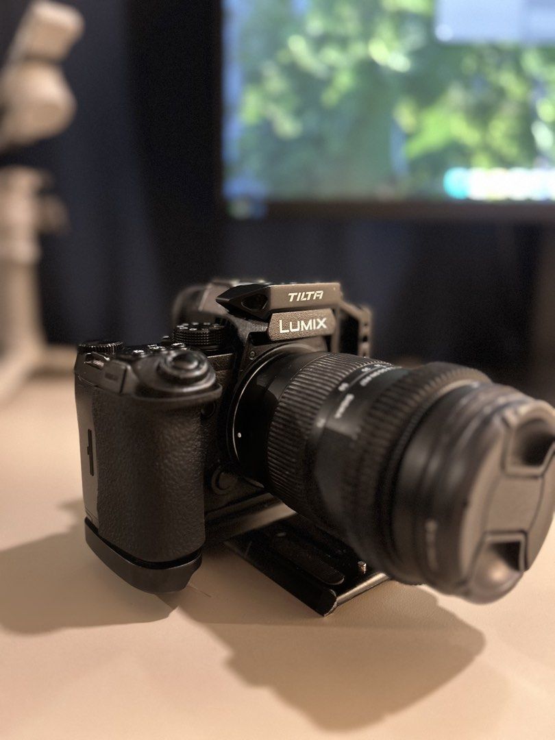 Panasonic Lumix S5II and Sigma Lenses (Category: Cameras) located in Paranaque City. Submitted by marvinmatsu2 (Listing ID 1453357678, Image 3). Description: Lumix S5II + Tilta Cage + Sigma 28-70mm F2.8 DG DN + Sigma 20mm F2 DG DN + 4 Batteries Full kit, everything you need to start shooting day one. Selling as I’m moving to a new setup. What’s included: • Panasonic Lumix S5II body • Tilta half cage (mounted) • Sigma 28-70mm F2.8 DG DN (Contempor