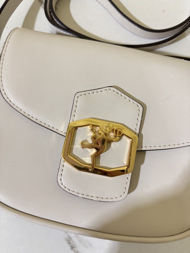 Papageno Sling Bag (Category: Carriers & Slings) located in Manila. Submitted by sunshine_ac (Listing ID 1453421077, Image 2). Description: Brand New. With Tags..