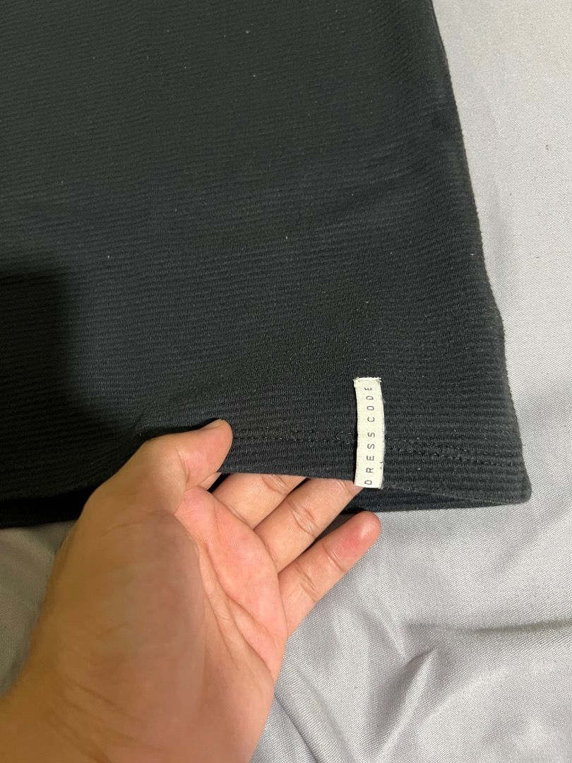 Penshoppe Dress Code T-Shirt (Category: Tshirts & Polo Shirts ) located in Quezon City. Submitted by gus_07 (Listing ID 1453238226, Image 3). Description: Original Small Size RFS: Decluttering Location: Near UP Diliman, Quezon City.