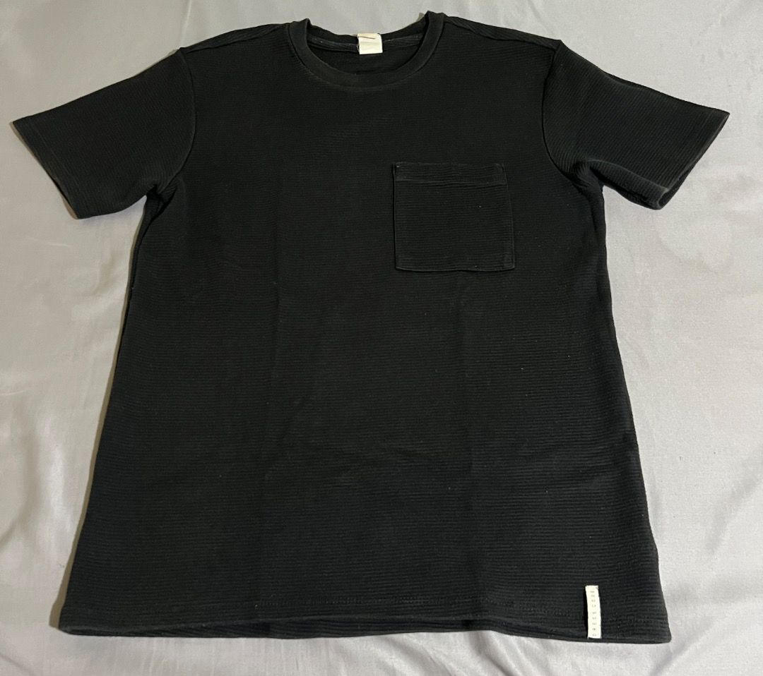 Penshoppe Dress Code T-Shirt (Category: Tshirts & Polo Shirts ) located in Quezon City. Submitted by gus_07 (Listing ID 1453238226, Image 1). Description: Original Small Size RFS: Decluttering Location: Near UP Diliman, Quezon City.