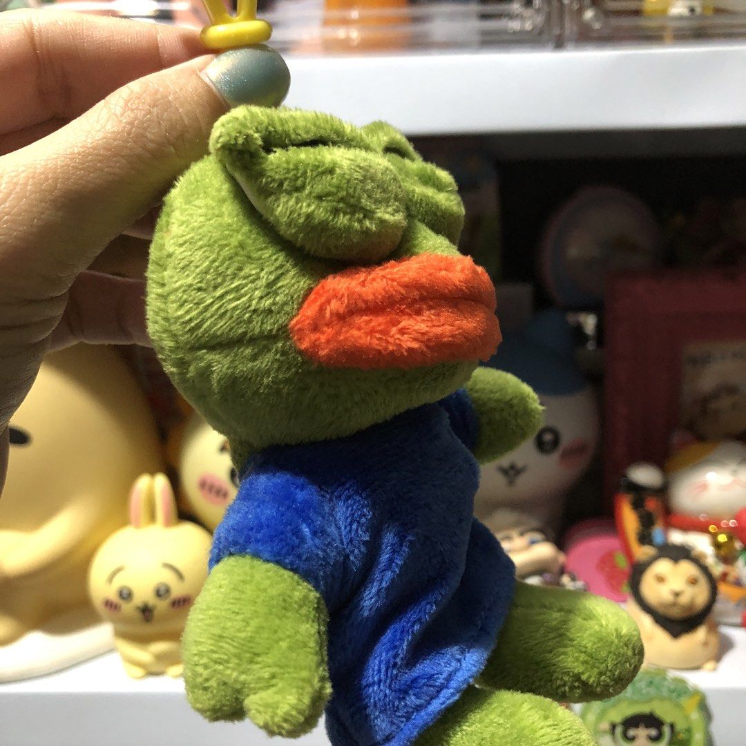 PEPE THE FROG SOFT CHARM (Category: Plushies & Soft Toys) located in Quezon City. Submitted by kitsune.treasures (Listing ID 1453254792, Image 2). Description: *First to pay policy! *1 day reservation only. Failure to pay on time, auto cancel. 📍Quezon City * MOD: J&T | Lalamove * MOP: GCASH | BPI 📦ON HAND AND READY TO SHIP! CONDITION: WHAT YOU SEE IS WHAT YOU GET. Dimensions: Kindly check the photos for the actual measurements. Please check all