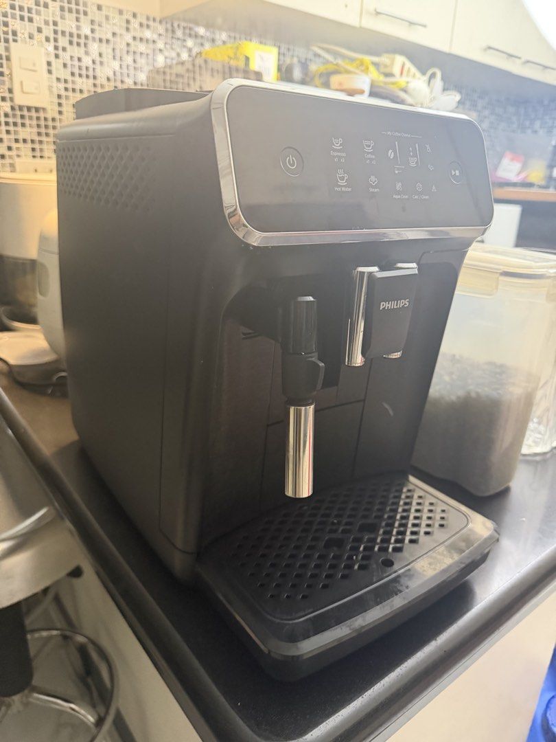 Philips Coffee Machine (Category: Coffee Machines & Makers) located in Bulacan. Submitted by mysticdeer.6d7f47 (Listing ID 1453396255, Image 3). Description: Philips Fully Automatic Coffee Machine Issue: No top covers (see pics) .