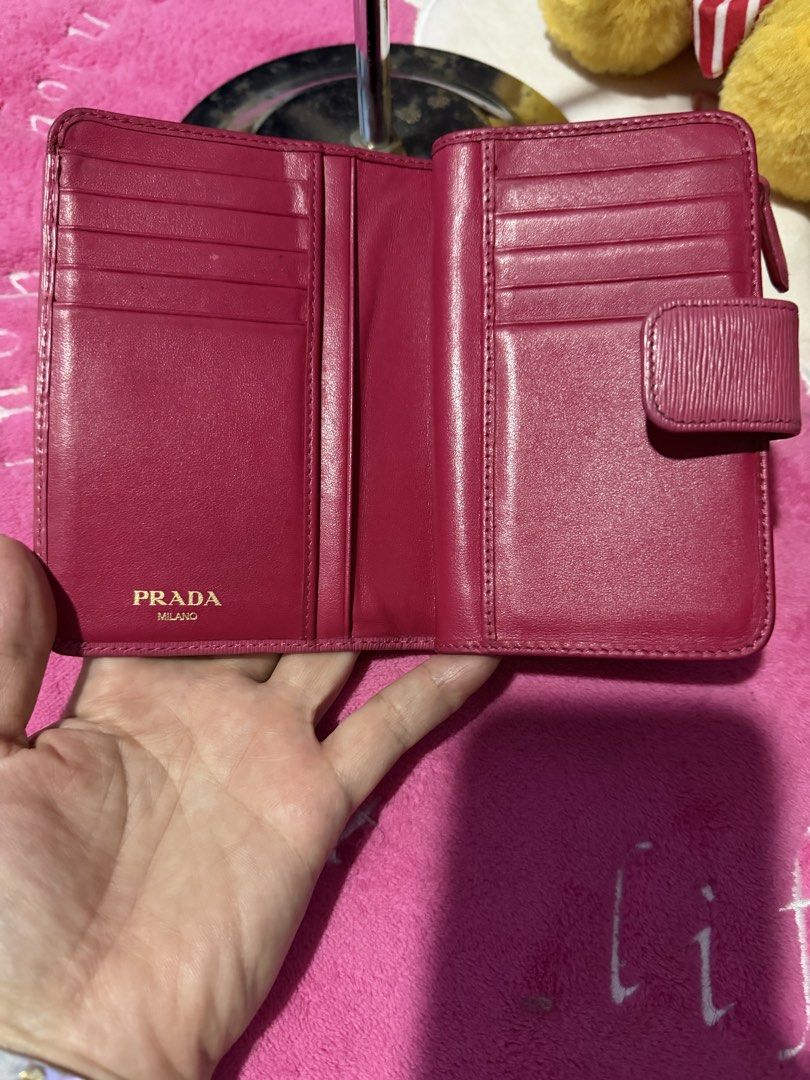 Preloved (Category: Luxury Bags & Wallets) located in Manila. Submitted by dapixphot28865 (Listing ID 1453366555, Image 3). Description: Og see pics ty .