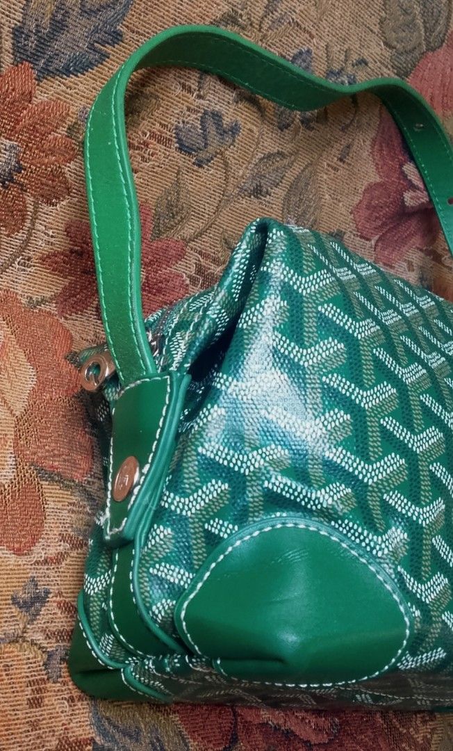 Preloved GOYARD cosmetic Bag M (Category: Luxury Bags & Wallets) located in Alicia. Submitted by celynahambotruecelyna39 (Listing ID 1453360000, Image 2). Description: in good condition.