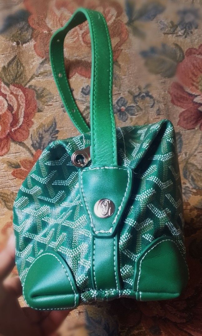 Preloved GOYARD cosmetic Bag M (Category: Luxury Bags & Wallets) located in Alicia. Submitted by celynahambotruecelyna39 (Listing ID 1453360000, Image 3). Description: in good condition.