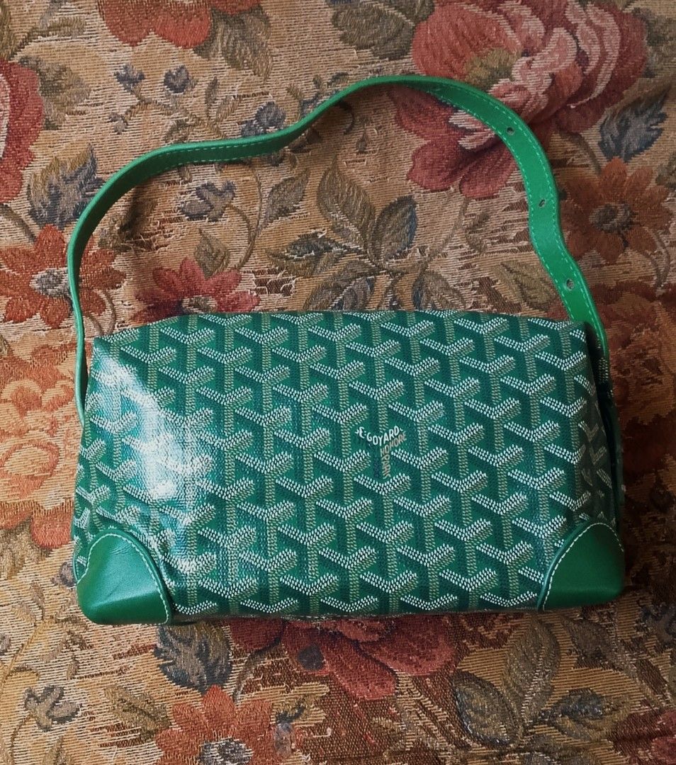 Preloved GOYARD cosmetic Bag M (Category: Luxury Bags & Wallets) located in Alicia. Submitted by celynahambotruecelyna39 (Listing ID 1453360000, Image 1). Description: in good condition.