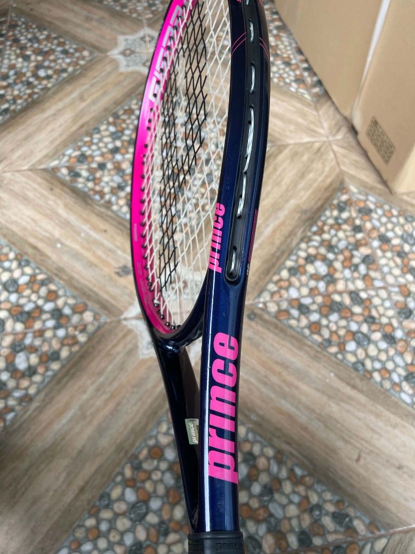 Prince Sierra Midplus Tennis Racquet (Category: Racket and Ball Sports) located in Solano. Submitted by ahsef (Listing ID 1453257595, Image 3). Description: Prince Sierra Midplus tennis racquet with bag Head size: 100 sq.in. Unstrung weight: 235g Grip no. 0 Racquet length: 26 inches in very good condition no cracks just scratches but still presentable shipping via flash express payment via gcash price negotiable.