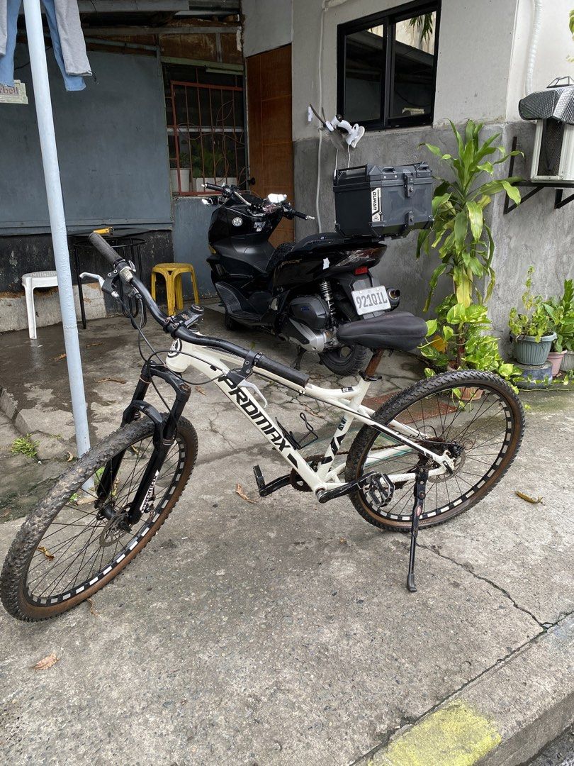 PROMAX Mountain Bike (Category: Bicycles) located in Manila. Submitted by joshuamora30164 (Listing ID 1453251422, Image 3). Description: - White PROMAX mountain bike For sale matagal na tambak. Good running condition Makati/Taguig area.