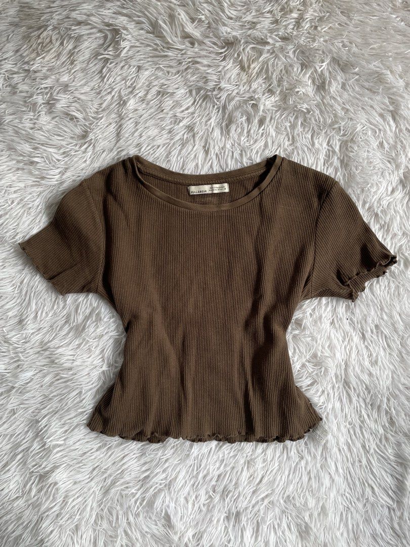 PULL&BEAR Basic Top (Category: Others Tops) located in Puerto Princesa. Submitted by bygaelle.co (Listing ID 1453329790, Image 1). Description: SUGGESTED SIZE: SMALL TO MEDIUM NO ISSUE.