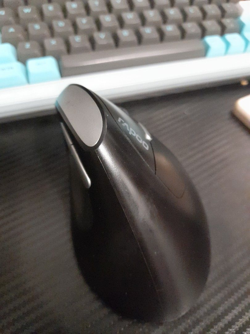 Rapoo Wireless Optical Mouse EV250 Silent (Category: Mouse & Mousepads) located in Caloocan City. Submitted by secret_hub (Listing ID 1453390343, Image 2). Description: - Black Rapoo wireless mouse - Works well, tested and confirmed - Powered by 2 AA batteries - Ideal for everyday computer use - Ready for a new owner - ergonomic - location north caloocan near sm homes or vicas.