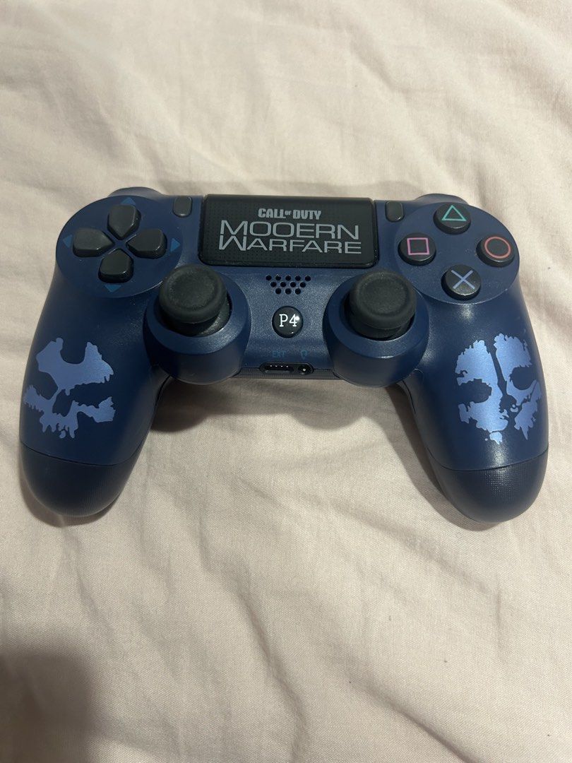Replacement PS4 controller (Category: Controllers) located in Singapore. Submitted by mystic.ddgggg (Listing ID 1453256250, Image 1). Description: Good condition, used max twice .