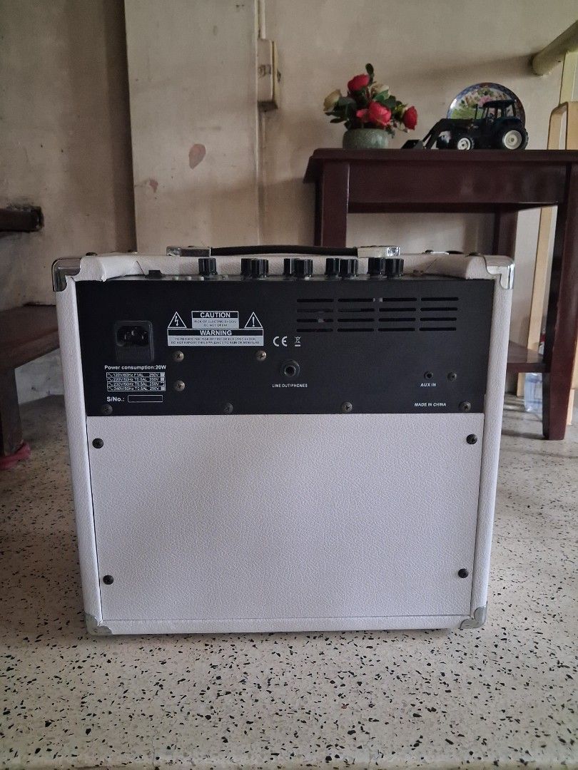 RJ Chameleon Modeling Amplifier 15W (Category: Soundbars, Speakers & Amplifiers) located in Manila. Submitted by warmtree_6c8201 (Listing ID 1453261630, Image 2). Description: - Minor Scratches - No issues - With Power Supply - 3 Saved Presets (Chorus Overdrive, Blues, Chorus) .