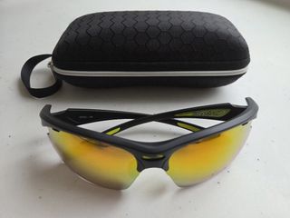 （分類：）位於 。 由 jy1384 提交（商品編號 1453396635，圖片 1）。簡介： 。