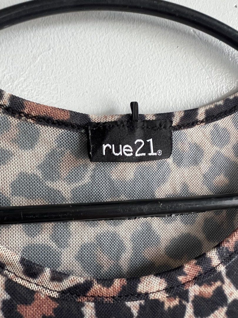 rue 21 full length leopard print mesh top y2k (Category: Shirts) located in Pasig City. Submitted by svgarr (Listing ID 1453393618, Image 2). Description: read bio before buying to save us both time add 70 sf (flash) 📍iloilo.