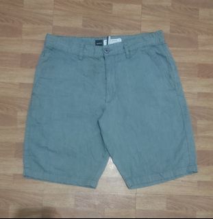 (Category: ) located in . Submitted by THRIFTHITS (Listing ID 1453364587, Image 1). Description: .