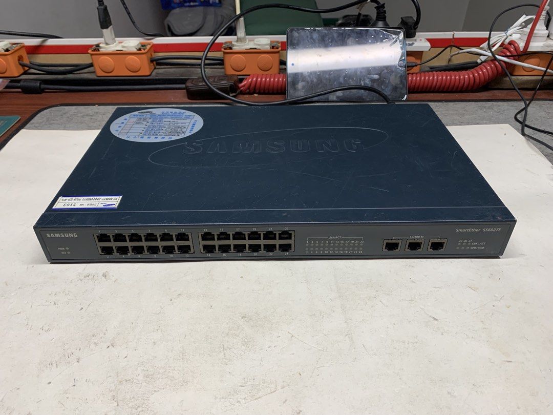 Samsung SmartEther SS6027E 24 Ports Professional Switch Hub 10/100 (Category: Networking) located in Paranaque City. Submitted by seb_trading (Listing ID 1453384155, Image 1). Description: good condition all ports working 220volts with power cord free LAN cables no damage last price Paranaque area.