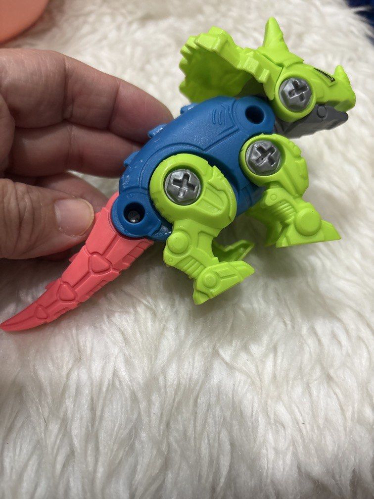 Screw driver dino (Category: Construction Tools & Equipment) located in Manila. Submitted by vintageaccessories (Listing ID 1453297574, Image 1). Description: .