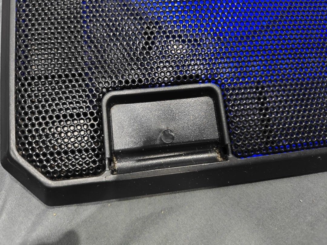 Silvertec Laptop Cooling Pad (Category: Laptops & Notebooks) located in Las Pinas. Submitted by rckll (Listing ID 1453273103, Image 2). Description: Silvertec laptop cooling pad Issue: Broken clips (see pic).