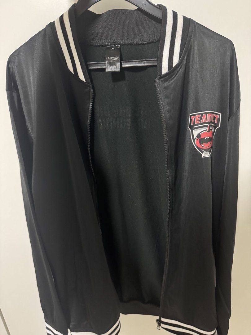 SIT jacket (Category: Coats, Jackets and Outerwear) located in Singapore. Submitted by friedchickenandfries (Listing ID 1453394627, Image 1). Description: .
