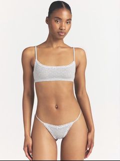 (Category: ) located in . Submitted by prettyclothescc (Listing ID 1453377143, Image 1). Description: .
