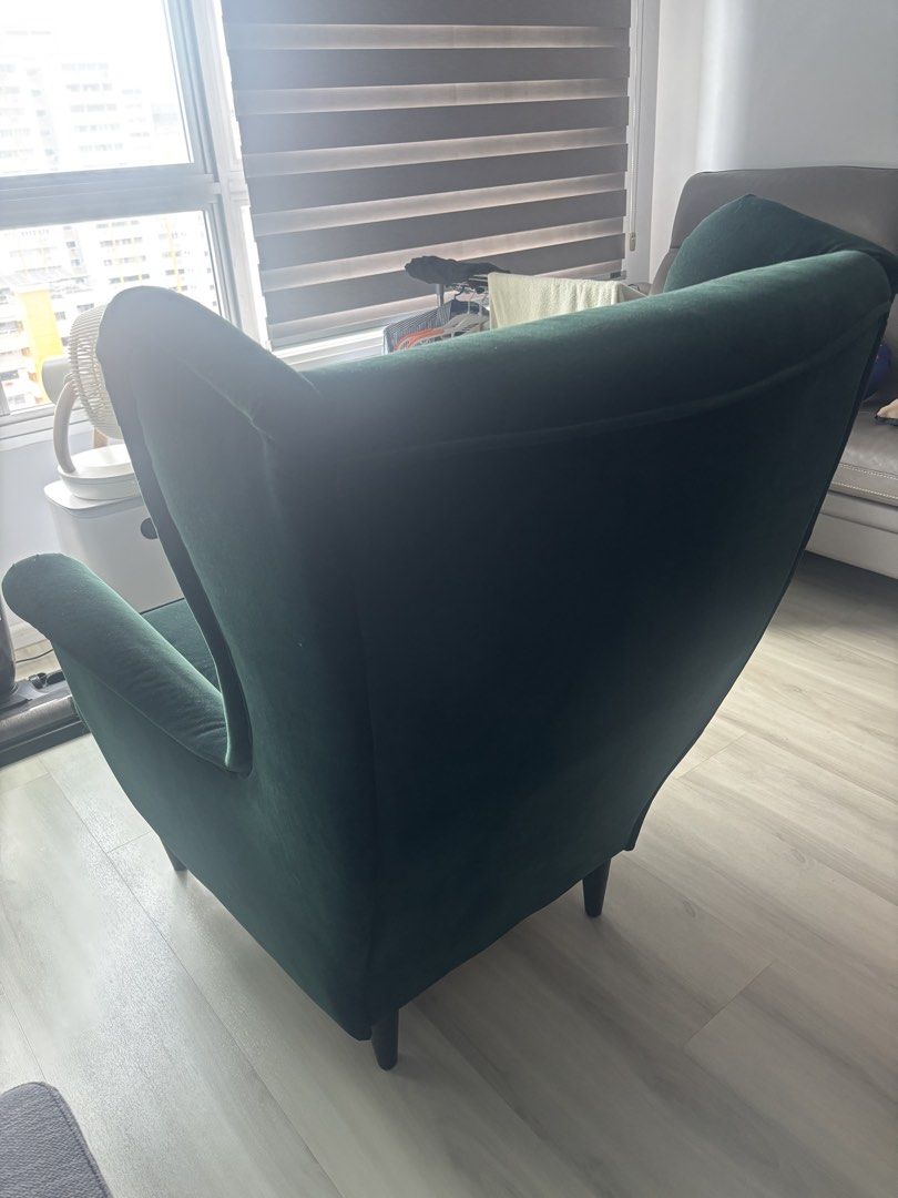 Sofa Chair (Category: Sofas) located in Singapore. Submitted by alexyhs (Listing ID 1453294607, Image 3). Description: Good condition , collect at 7 Upper Aljunied Lane S360007.