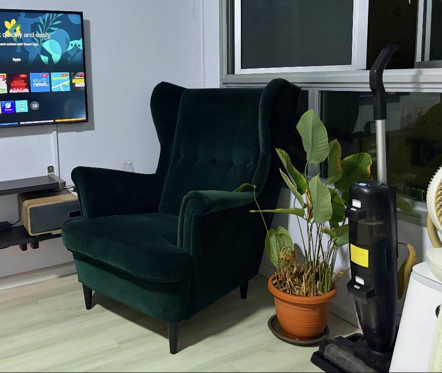 Sofa Chair (Category: Sofas) located in Singapore. Submitted by alexyhs (Listing ID 1453294607, Image 1). Description: Good condition , collect at 7 Upper Aljunied Lane S360007.