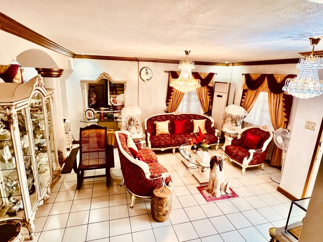 Sofa Set of 3,2,1 Seaters Plus Center Table & 2 Round Side Table (Category: Sofas) located in Quezon City. Submitted by dipartean65 (Listing ID 1453251695, Image 1). Description: Made of Mahogany Wood, Hand Curving & Duco Painted.