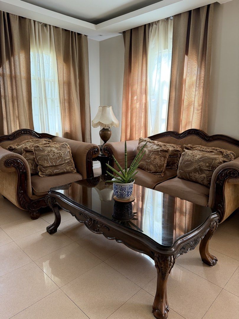 Sofa set with side table (Category: Sofas) located in Dasmarinas. Submitted by pamlaurel (Listing ID 1453376205, Image 1). Description: .