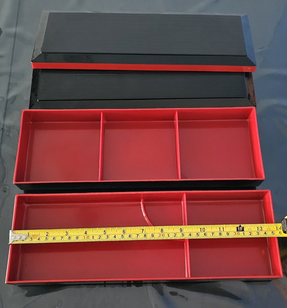 Solid Bento Containers (Category: Everything Else) located in Singapore. Submitted by gxuimr (Listing ID 1453242216, Image 3). Description: - Solid bento containers - Stylish black exterior with a bold red interior - Features a textured, ribbed lid for a modern look - Ideal for lunches, meal prep, picnics or displaying snacks - Price is per piece.