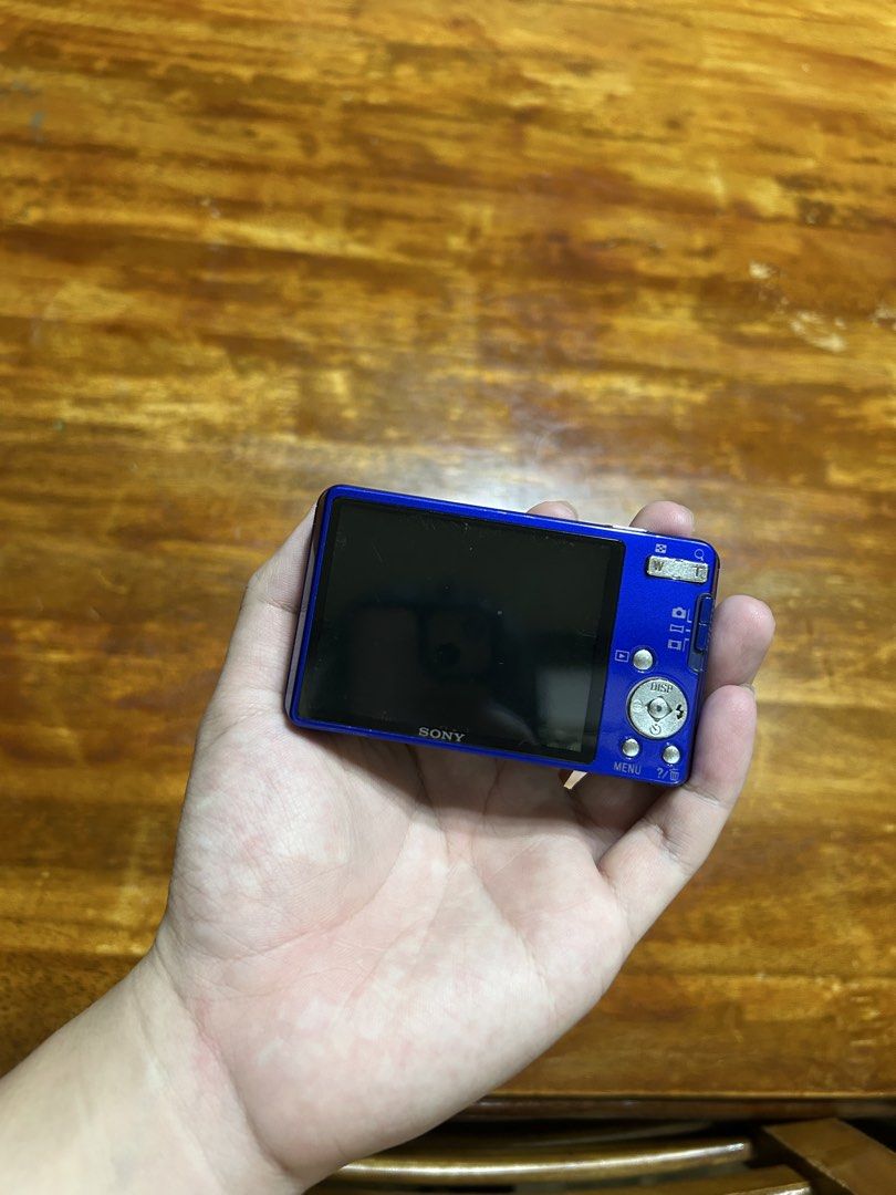 Sony Cybershot (Category: Cameras) located in Caloocan City. Submitted by lakylee (Listing ID 1453333578, Image 2). Description: - Blue Sony Cyber-shot digital camera - 14.1 megapixels - Carl Zeiss lens - 4x optical zoom - Compact and portable - Ideal for everyday photos - Tested and in working condition.
