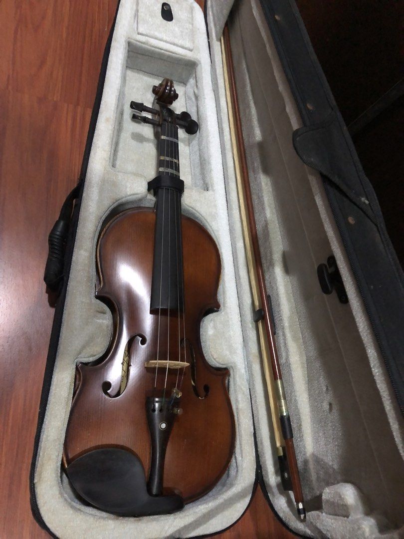Sound Essentials Etude Violin with Accessories (Category: Musical Instruments) located in Makati City. Submitted by 4leafluckyclover (Listing ID 1453366634, Image 1). Description: Details - 4/4 size - Comes with Resonans shoulder rest - Comes with rosin - Bow’s metal grip has unravelled a bit - Few marks on the violin - Violin case’s zippers are broken :( - Price is negotiable :) .
