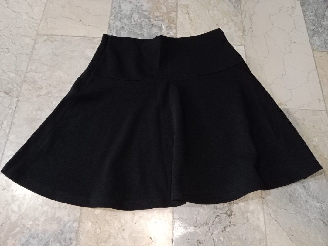 SPAO Black A-Line Skirt Size L (Category: Skirts) located in Manila. Submitted by yethquiday (Listing ID 1453299113, Image 2). Description: - SPAO Black A-line Skirt - Size: Large (L) - Classic and simple design - Versatile: Suitable for casual or dressy occasions - Easy to style with various tops - Comfortable fit.
