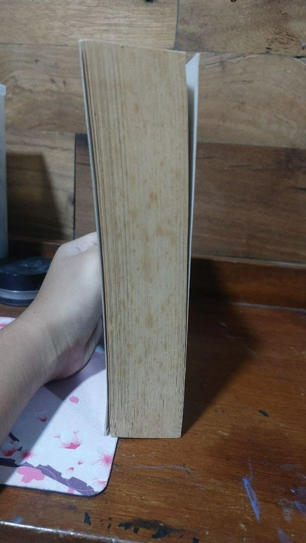Star Wars Life Debt: Aftermath by Chuck Wendig (Category: Storybooks) located in Bacoor. Submitted by blustall (Listing ID 1453253229, Image 3). Description: - Good Condition - Pages are foxing Payment via Gcash Shipping via Lalamove.