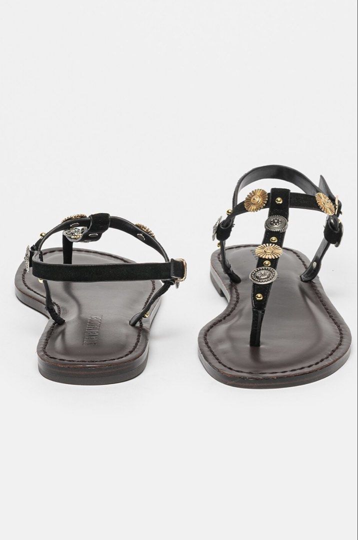 Steve Madden Romie sandals (Category: Flats & Sandals) located in Manila. Submitted by beaanikasc15079 (Listing ID 1453370567, Image 2). Description: Rfs: too big used it once Size: 6.5 to 7.