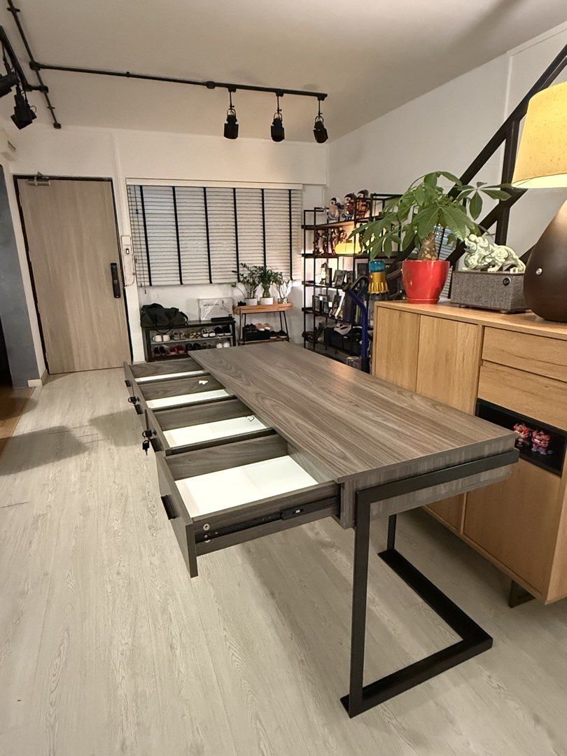 Study Table (Category: Tables & Sets) located in Singapore. Submitted by byteyou (Listing ID 1453383920, Image 2). Description: 1.6m long and 0.6m depth.