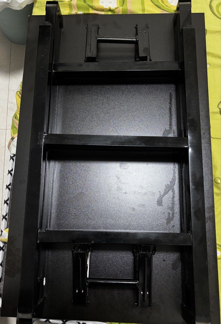 Study table （分類：桌子）位於 Hong Kong。 由 boldfalcon_bc7e98 提交（商品編號 1453415440，圖片 2）。簡介： 80 cm x 50 cm 。