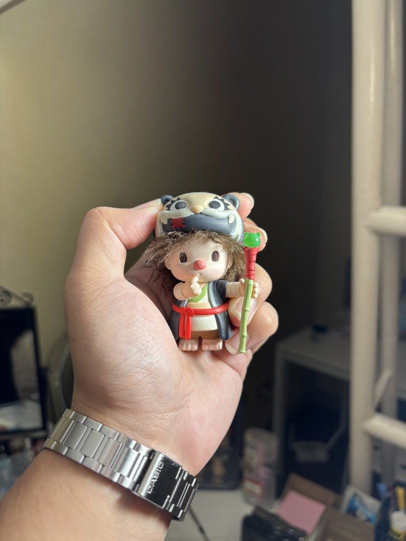 Sweetbean Heroic Beggar w Box and Card (Category: Designer & Blind Box Toys) located in Manila. Submitted by inigosoriano (Listing ID 1453321369, Image 2). Description: From the Popmart Matchless 14th Anniversary Series.