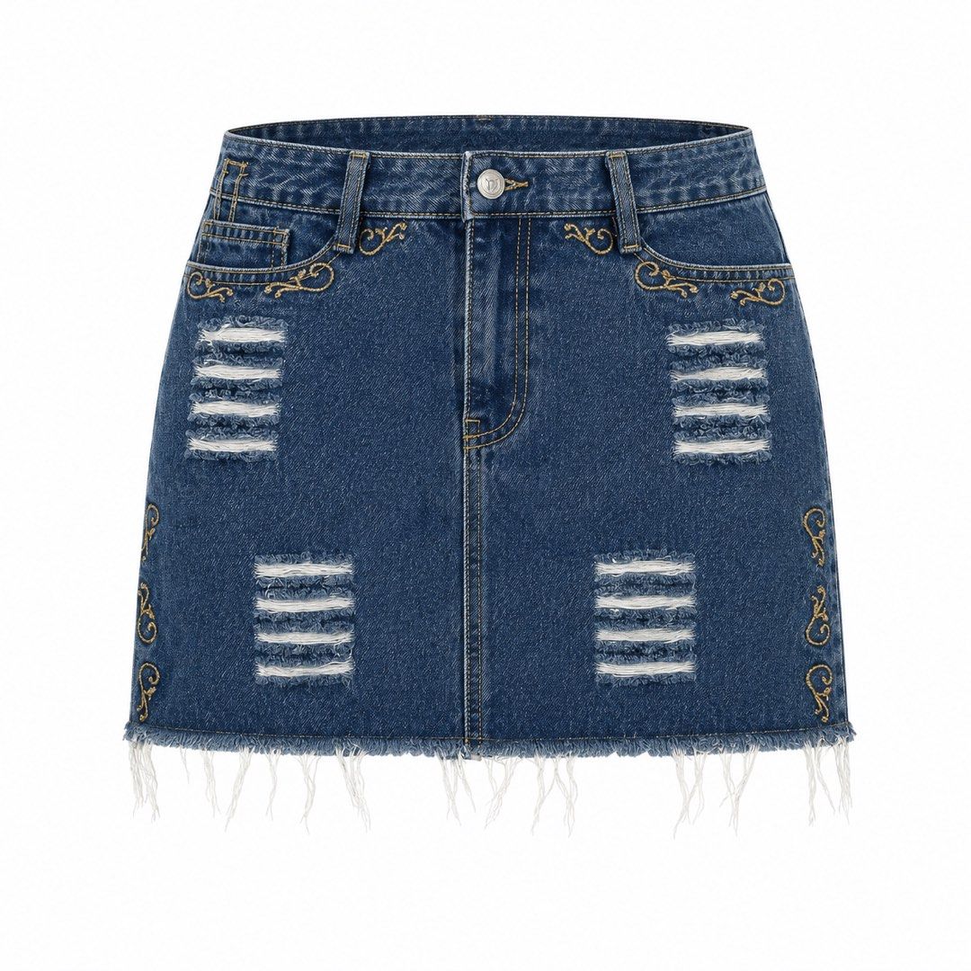 Tattered Skirt (Category: Skirts) located in San Ildefonso. Submitted by rgdeclutters (Listing ID 1453307426, Image 1). Description: L 13" W 27-28".