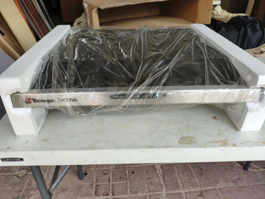 Tecnogas Technik TRH6011BL Range Hood (Category: Cookers) located in Bulacan. Submitted by jrl1101 (Listing ID 1453350918, Image 3). Description: - Tecnogas Technik Range Hood (Model: TRH6011BL) - Sleek Stainless Steel and Black Finish - Brand New, Still in Original Packaging - Box shows some wear, but unit is untouched - Dimensions: 595mm (W) x 518mm (D) x 160mm (H) - Ready to enhance your kitchen! Price: 3,000 slightly negotiable Location: Malo