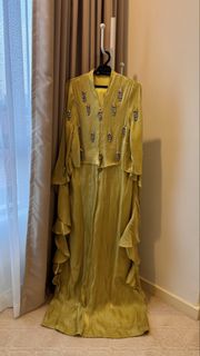 (Category: ) located in . Submitted by nineteen.wardrobe (Listing ID 1453376042, Image 1). Description: .