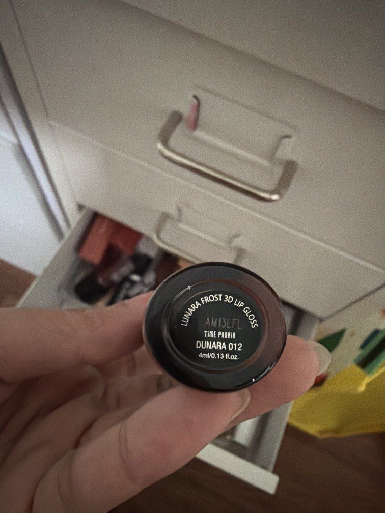 Timephoria Dunara (Category: Makeup) located in Bulacan. Submitted by karisma_noverra (Listing ID 1453307985, Image 2). Description: Swatched Color not for me.