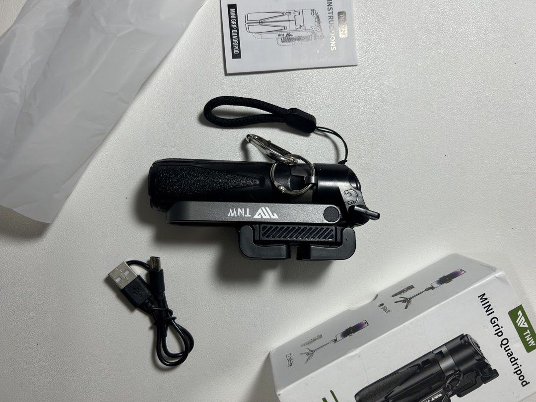 TNW Mini grip quadripod bluetooth (Category: Tripods & Monopods) located in Mandaluyong City. Submitted by wear.byn (Listing ID 1453279751, Image 2). Description: .