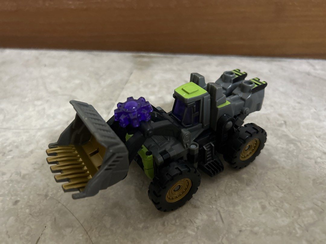 Transformers Classics Constructicons (Category: Toy Figures) located in Singapore. Submitted by frostarcher (Listing ID 1453398142, Image 3). Description: Transformers Constructicons Mini-Cons lot for sale. Willing to negotiate the price, especially if you take all. 1 for $10.