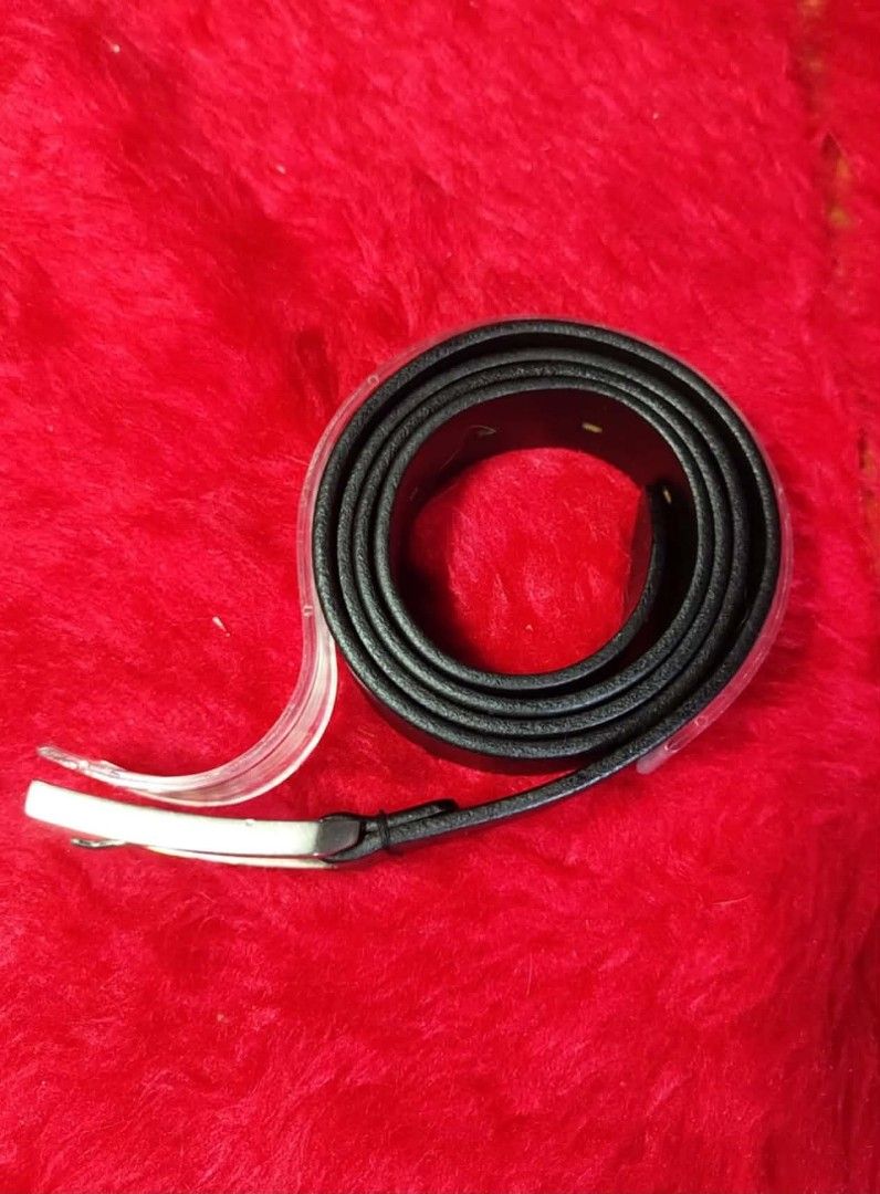 Tumi Black Men's Leather Belt (Category: Activewear) located in Cebu City. Submitted by westleygics18 (Listing ID 1453365407, Image 3). Description: Tumi Black Men's Leather Belt Excellent Condition Size 34 up to 38 waistline Actual Pictures Posted Dm.